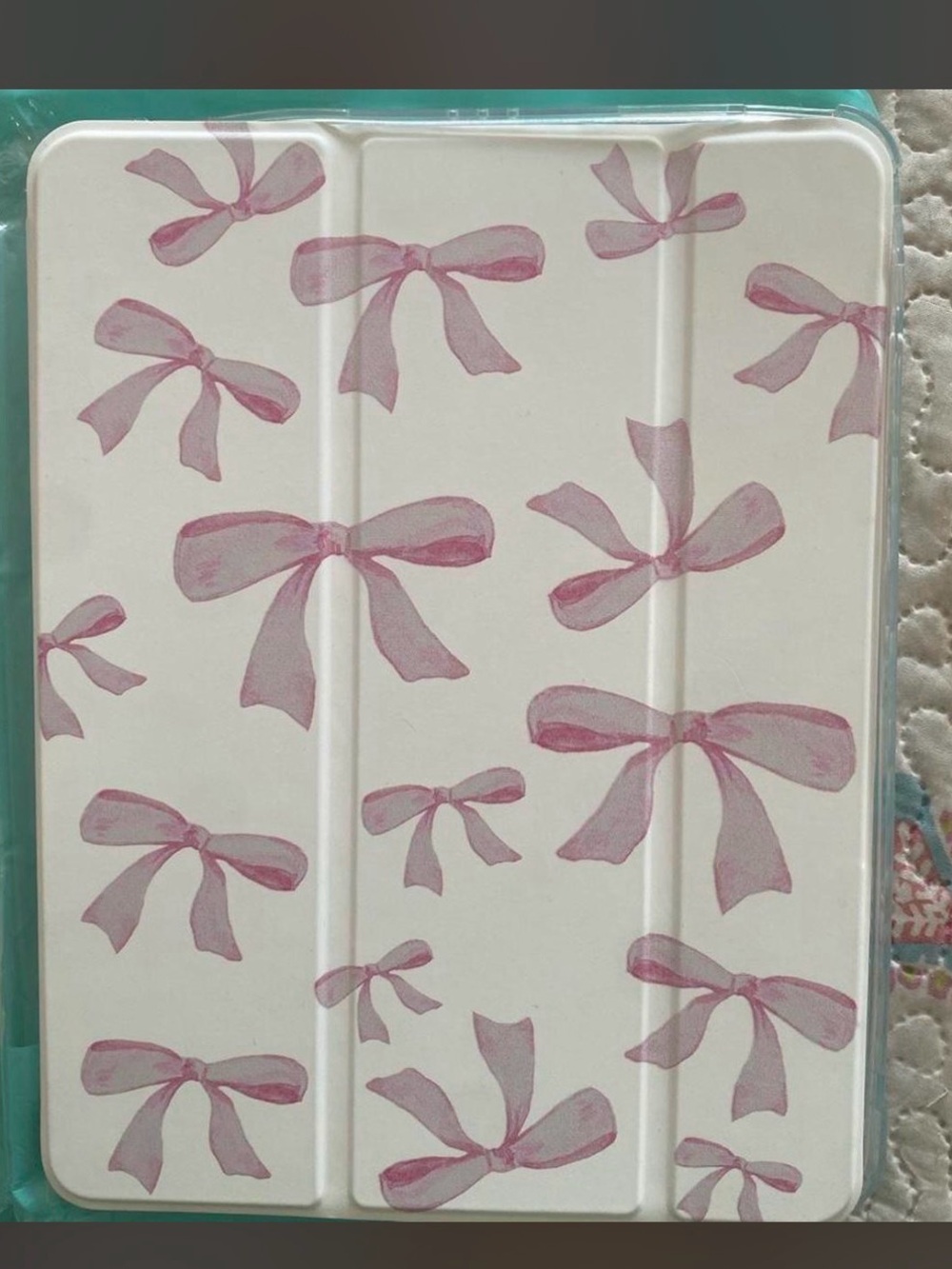 iPad Cover with Pink Bow Pattern
